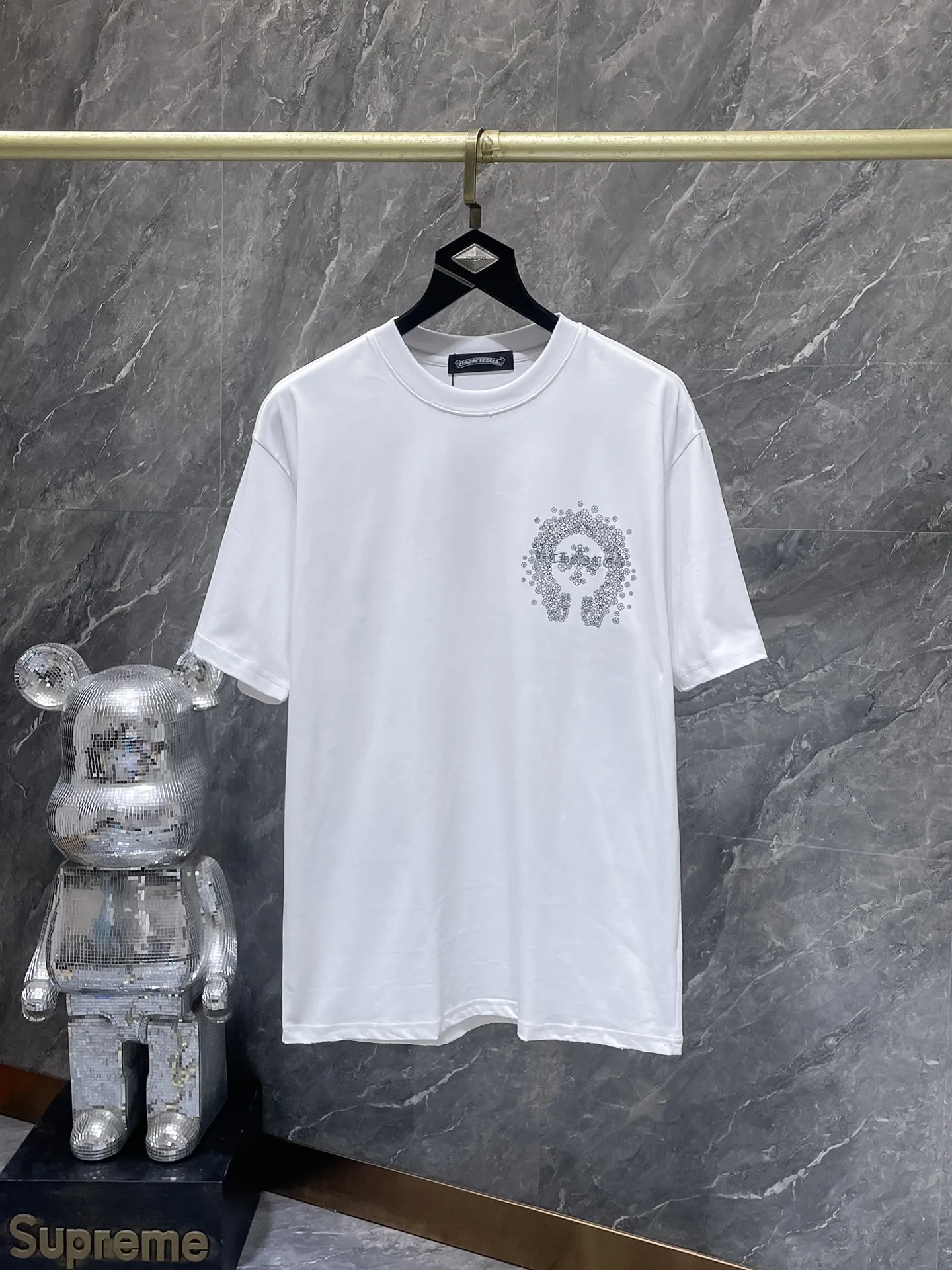 P180 New for summer Chrome Hearts 25ss frayed version, high weight, environmentally friendly, high-quality top-grade fabric, 280g Cromat hoof Sanskrit cross embroidery, hand-painted short sleeves, vacuum embroidery method! Heavy embroidery! ! ! Tens of thousands of needles! ! Counter synchronization 1:1 replica version Recommended colors: black white gray code size: S, M, L, XL